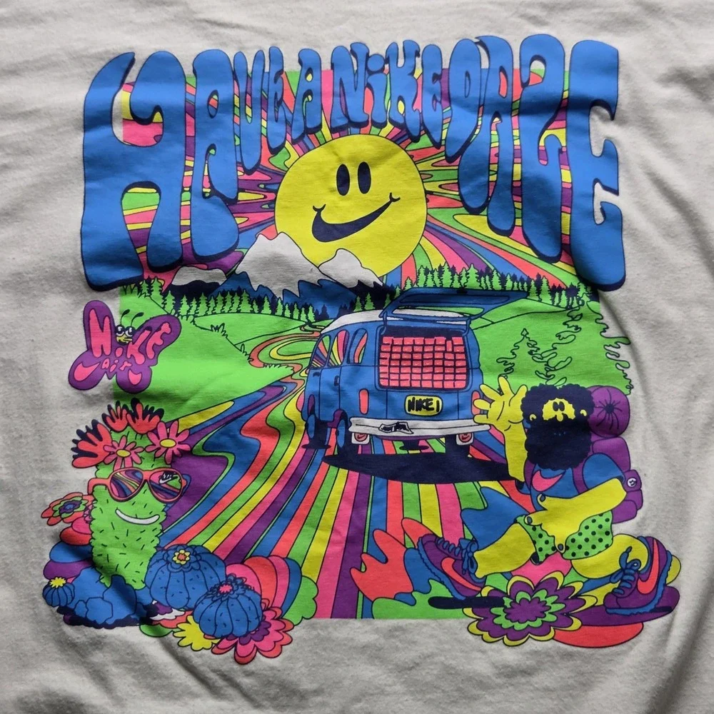 Nike Shirt Mens Medium White Haulin Nike Daze Psychedelic Graphic Tagless Tee